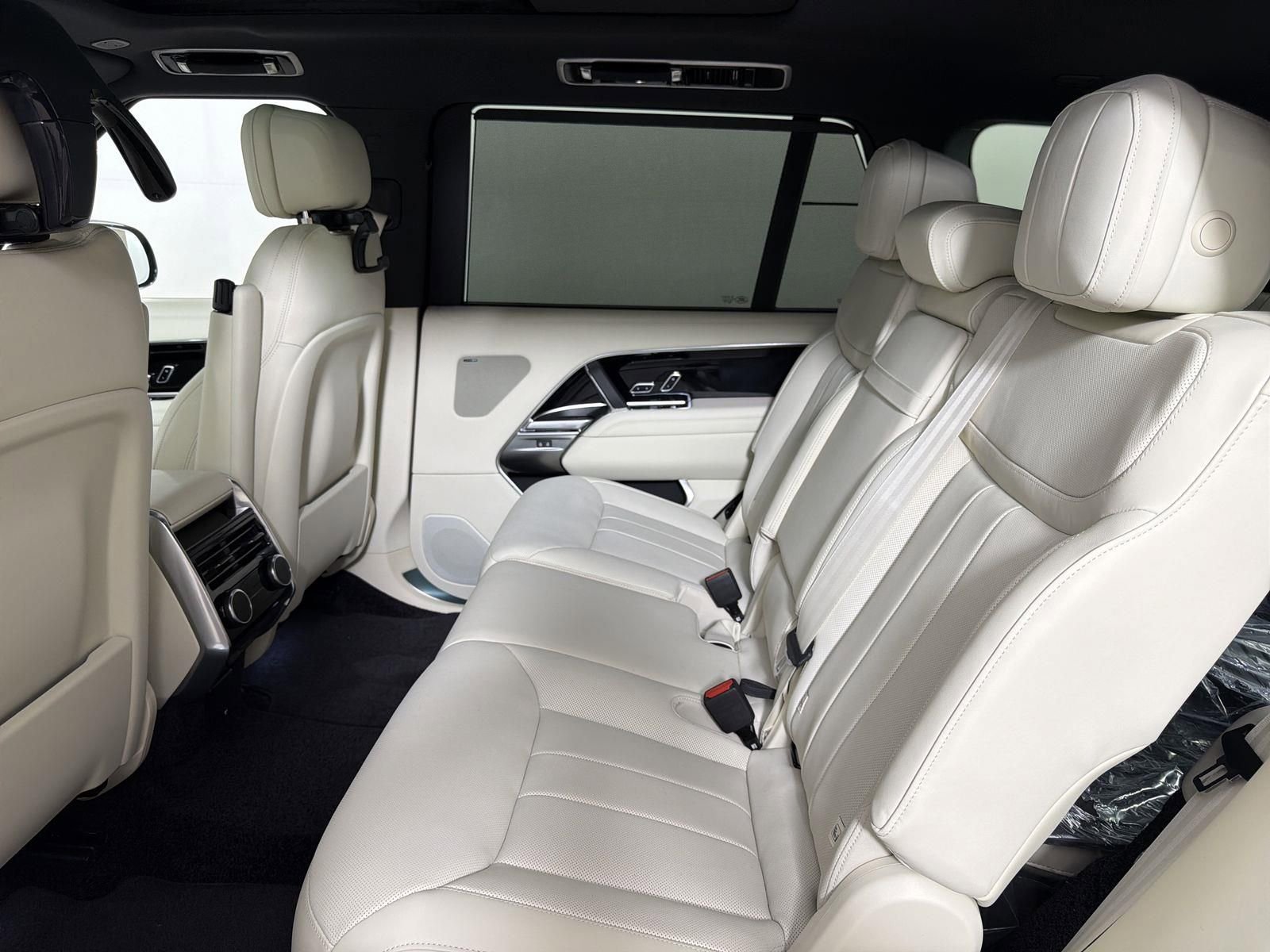 New 2026 Land Rover Range Rover Long Wheelbase SE image 26