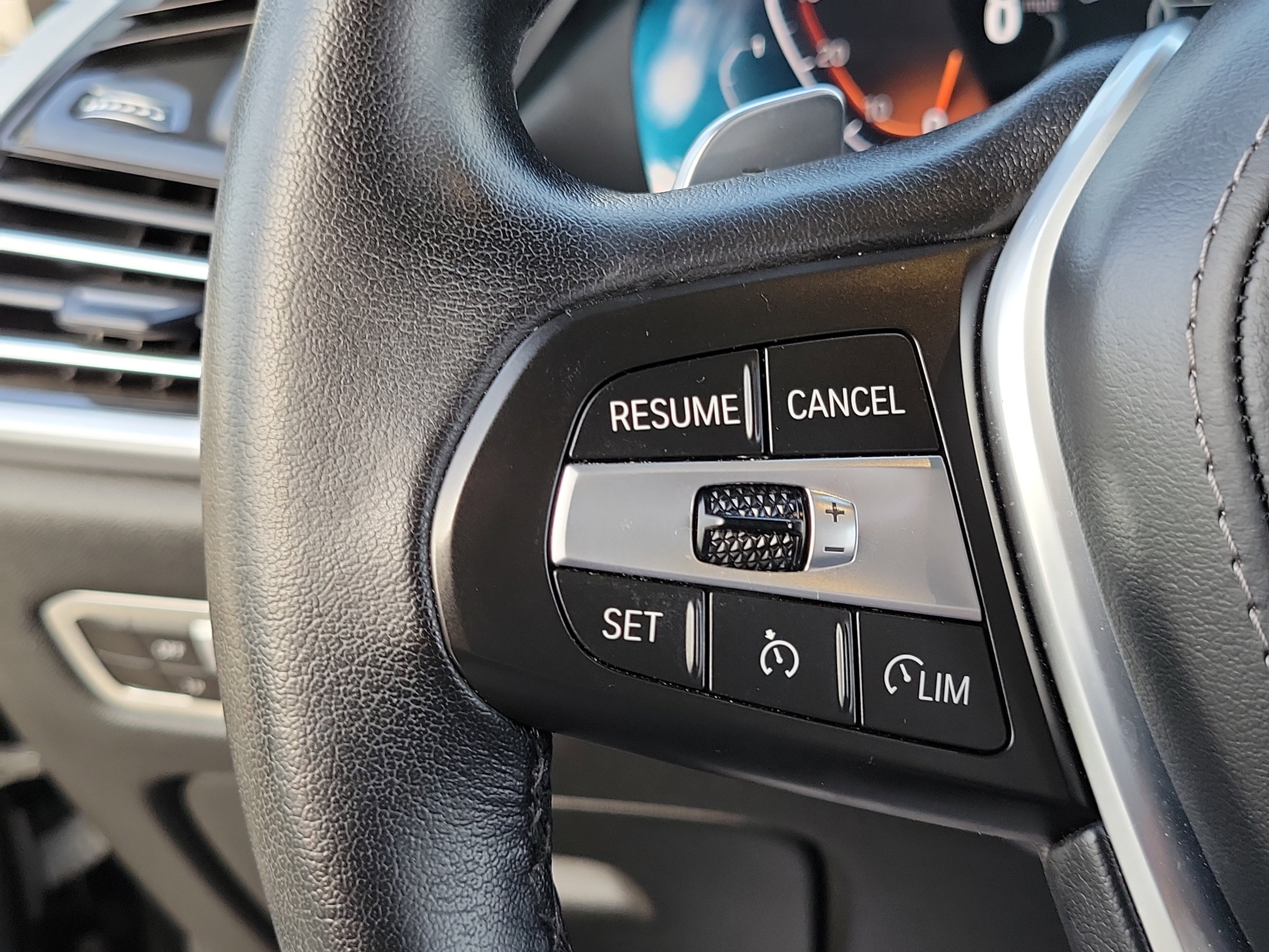 Used 2022 BMW X5 sDrive40i w/ Parking Assistance Package RWD image 9