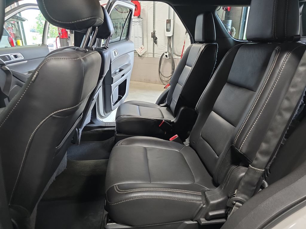 Used 2015 Ford Explorer Sport w/ Equipment Group 401A AWD/4WD image 15
