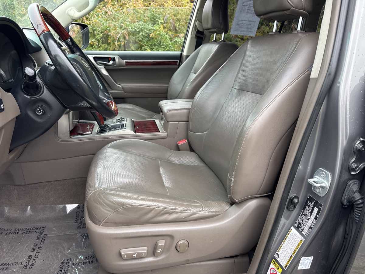Used 2013 Lexus GX 460 w/ Comfort Plus Pkg image 9