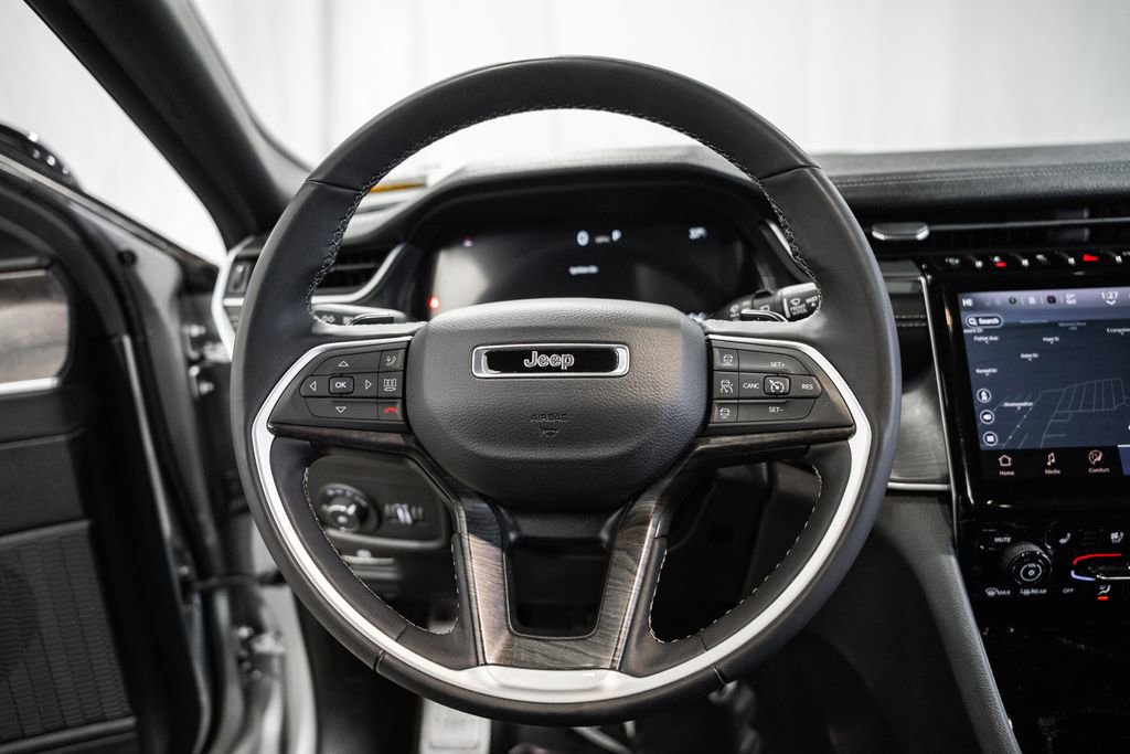 Certified 2024 Jeep Grand Cherokee L Limited w/ Luxury Tech Group II image 34