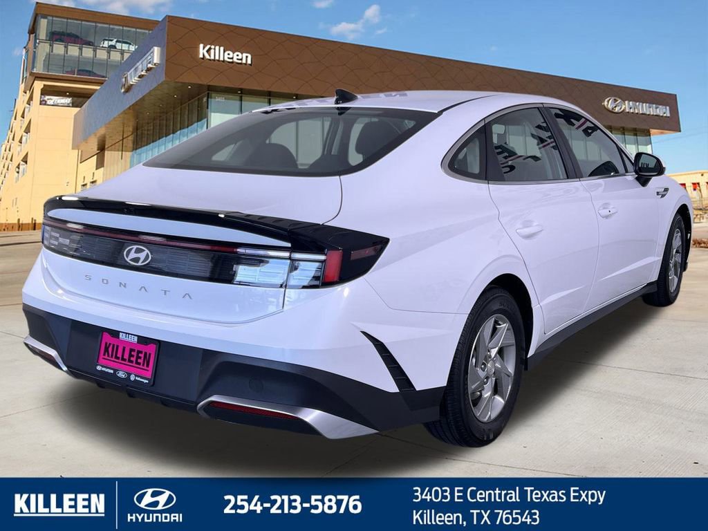 Used 2025 Hyundai Sonata SE FWD image 9