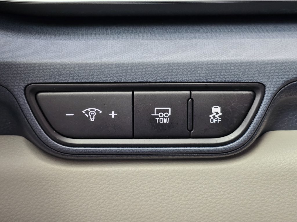 Certified 2025 Kia Carnival EX FWD image 39