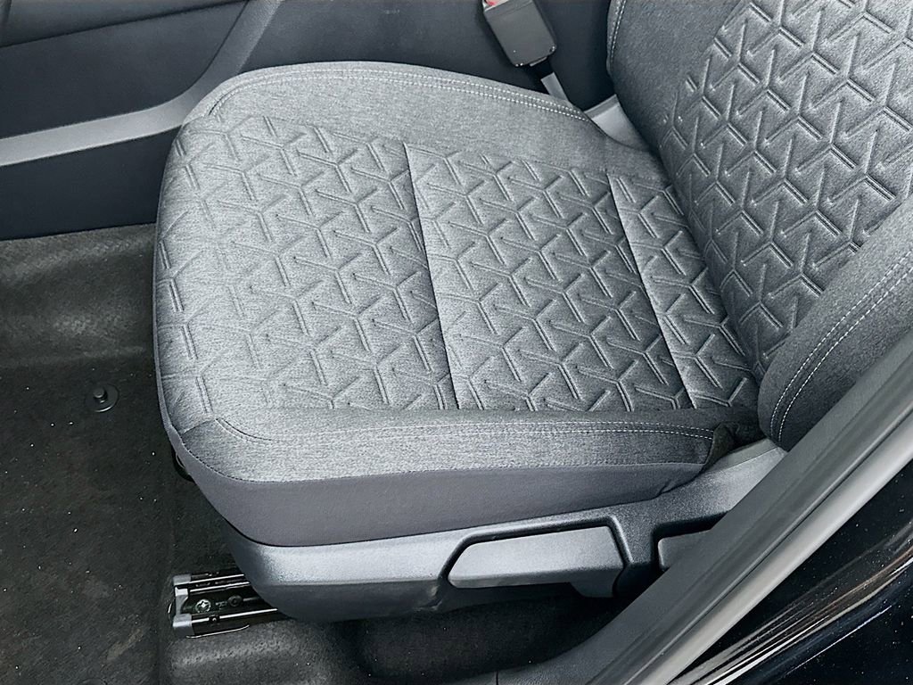 New 2026 Nissan Kicks SV w/ Charging Package FWD image 26