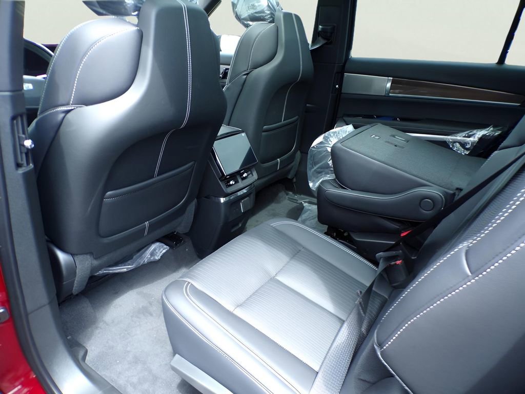 New 2026 Cadillac Vistiq Sport image 7