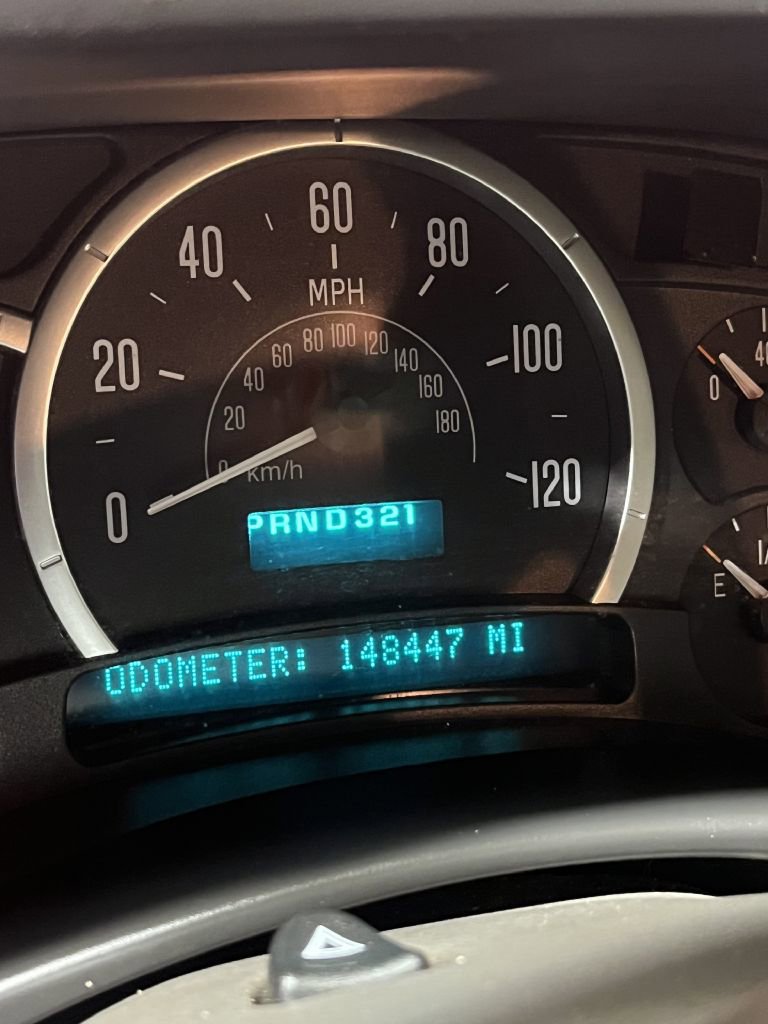 Used 2004 Cadillac Escalade EXT image 9