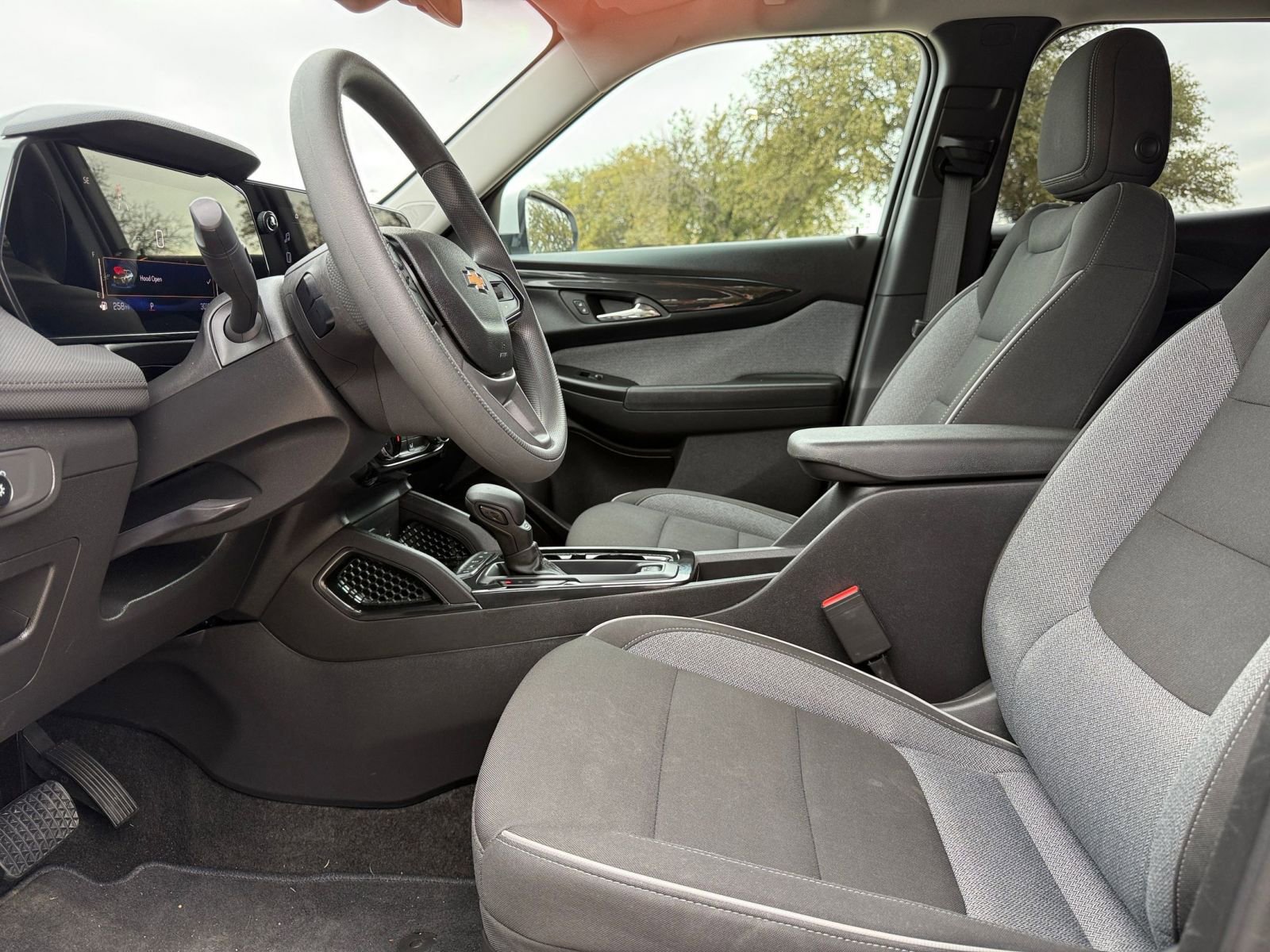 Used 2025 Chevrolet TrailBlazer LT image 28