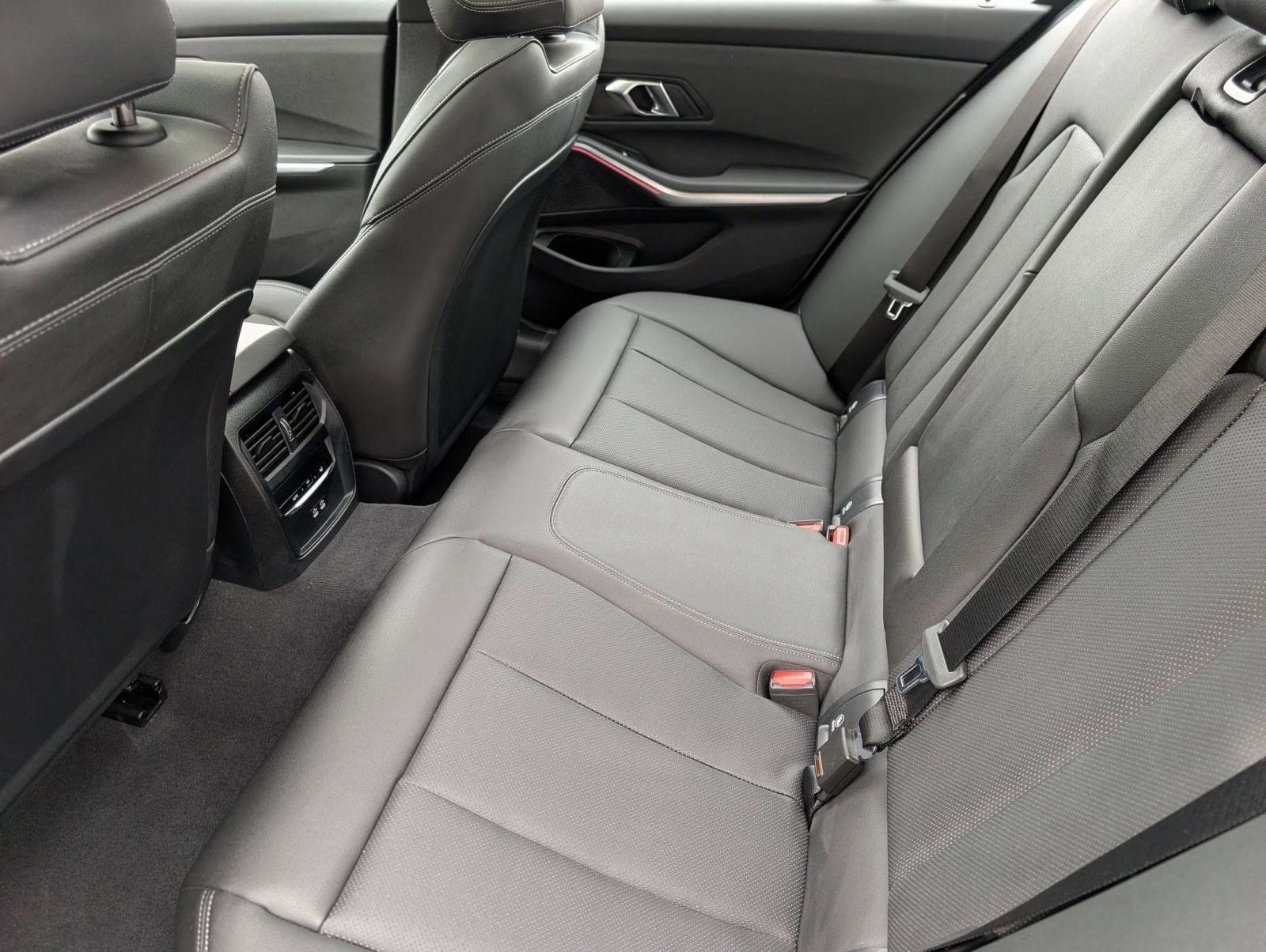 Used 2025 BMW 330i Sedan image 22