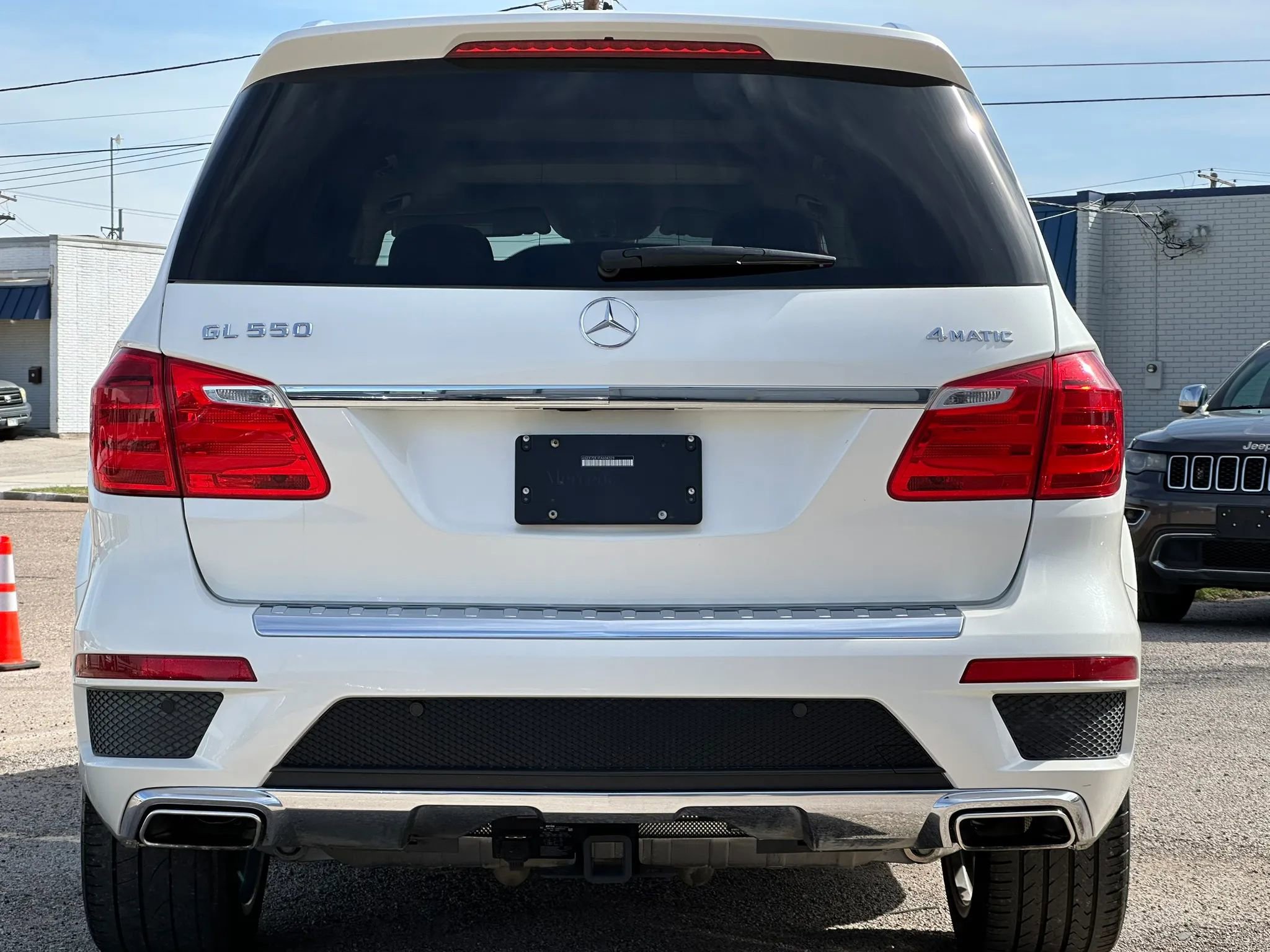 Used 2015 Mercedes-Benz GL 550 4MATIC image 6