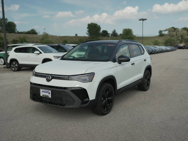 New 2025 Volkswagen Taos SE AWD/4WD image 4