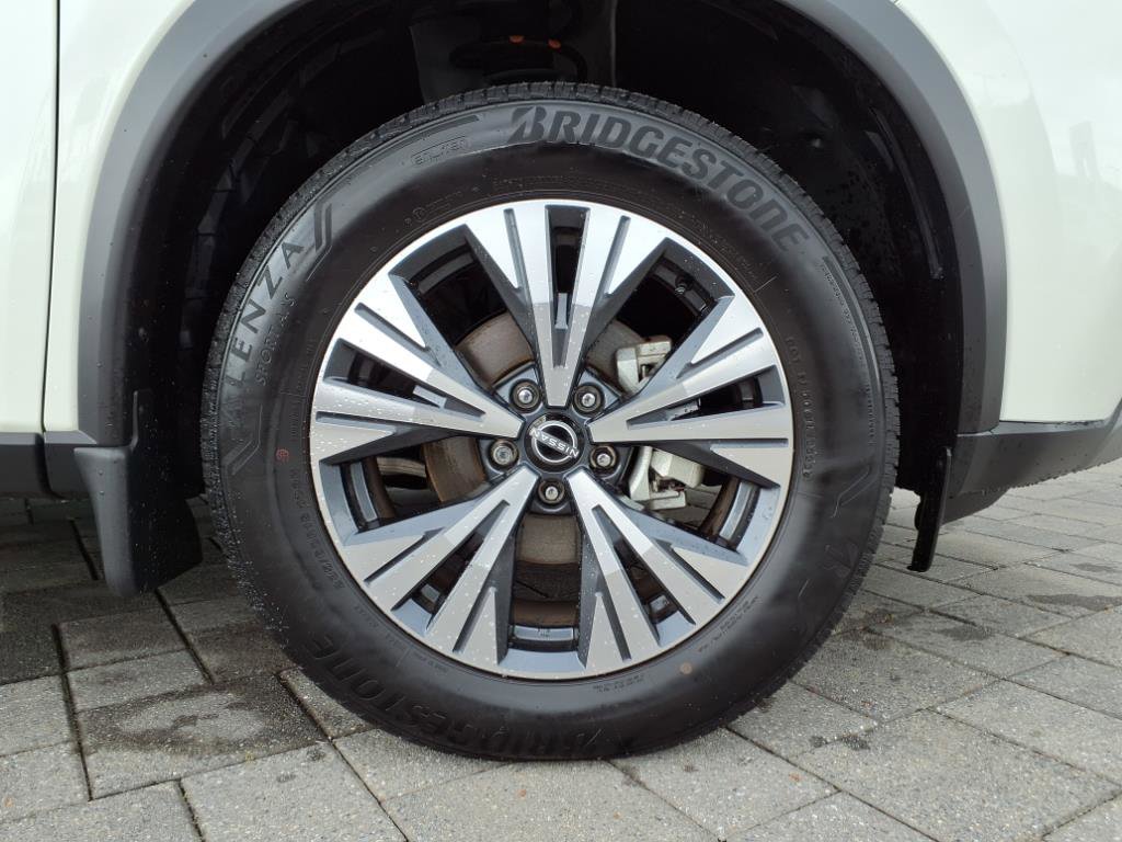 Used 2023 Nissan Rogue SV image 10