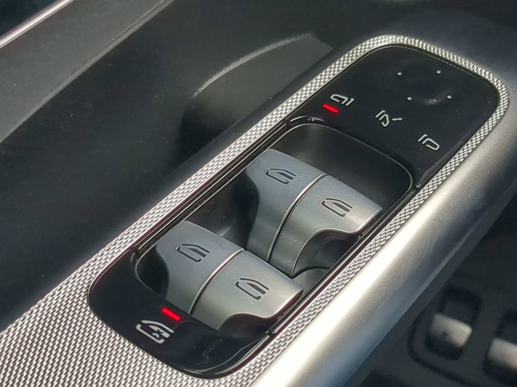 Certified 2025 Mercedes-Benz GLC 350e 4MATIC image 10