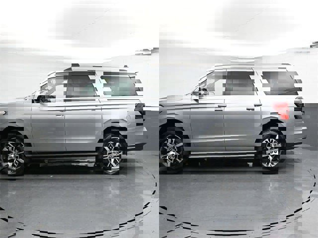 Used 2023 Ford Expedition Max Limited image 9
