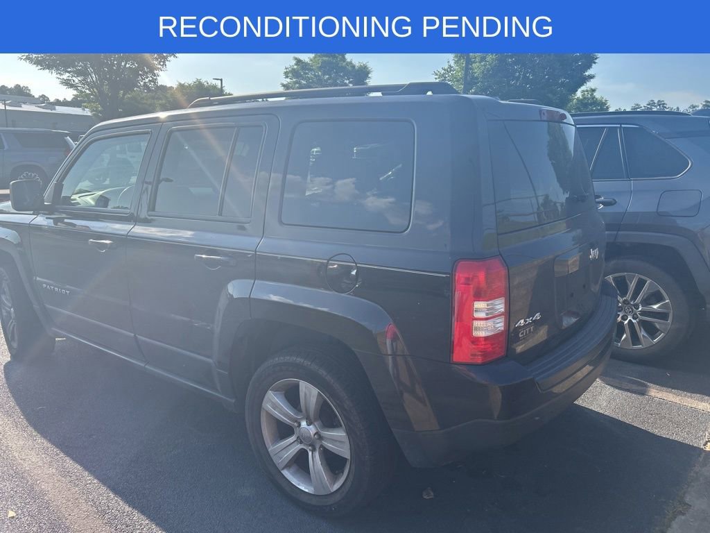 Used 2014 Jeep Patriot Latitude AWD/4WD image 10