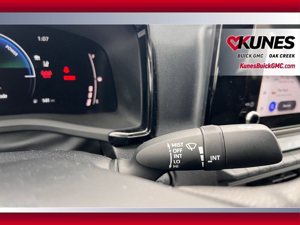 Used 2025 Toyota Camry SE image 21