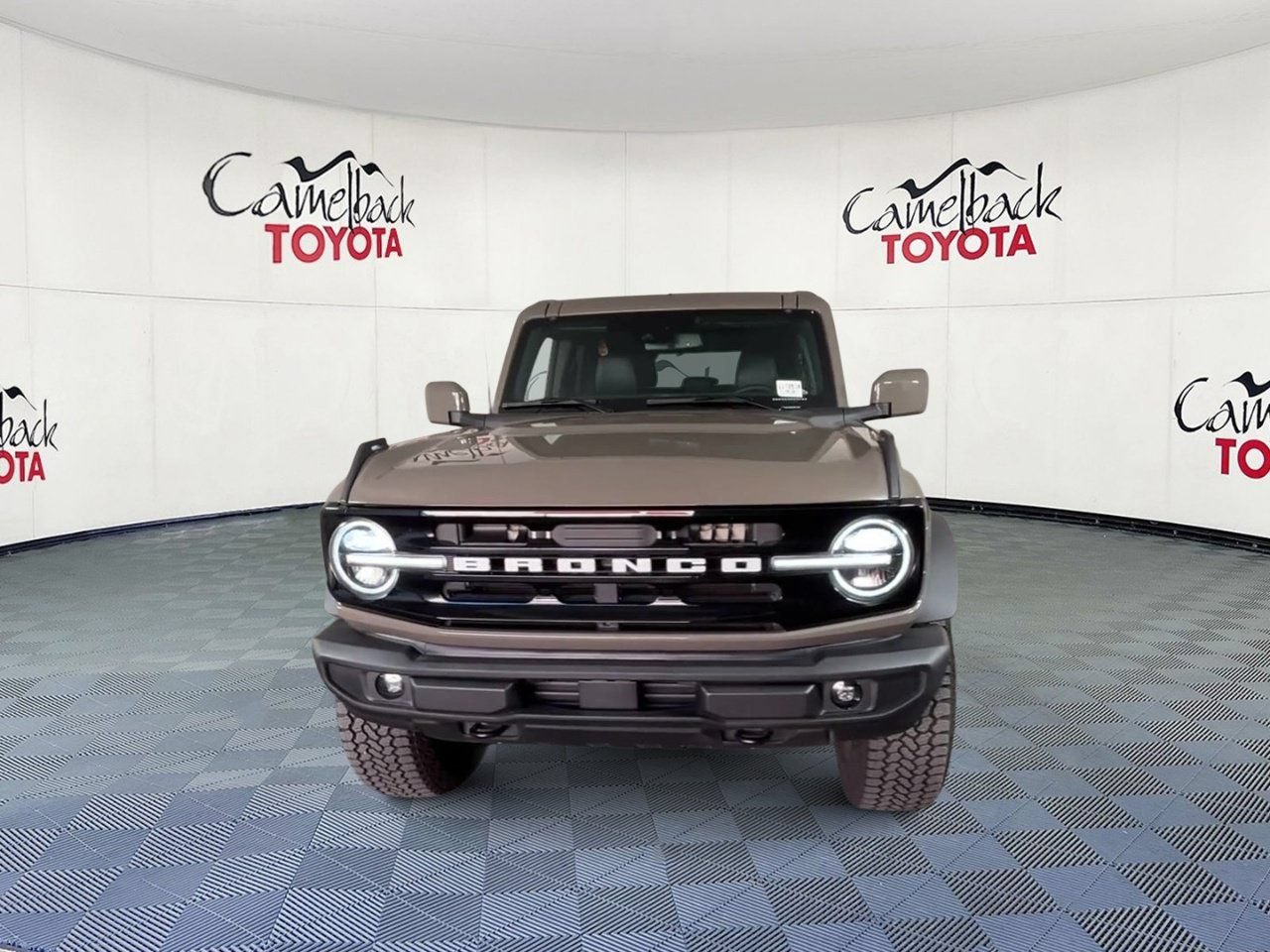 Used 2025 Ford Bronco Outer Banks w/ Sasquatch Package AWD/4WD image 6
