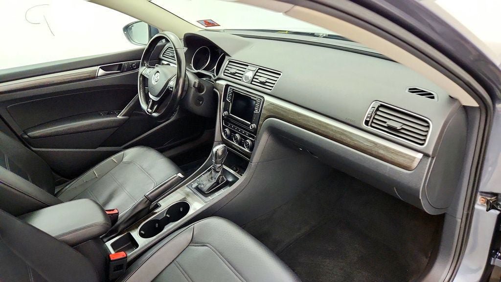 Used 2016 Volkswagen Passat 1.8T SE FWD image 24