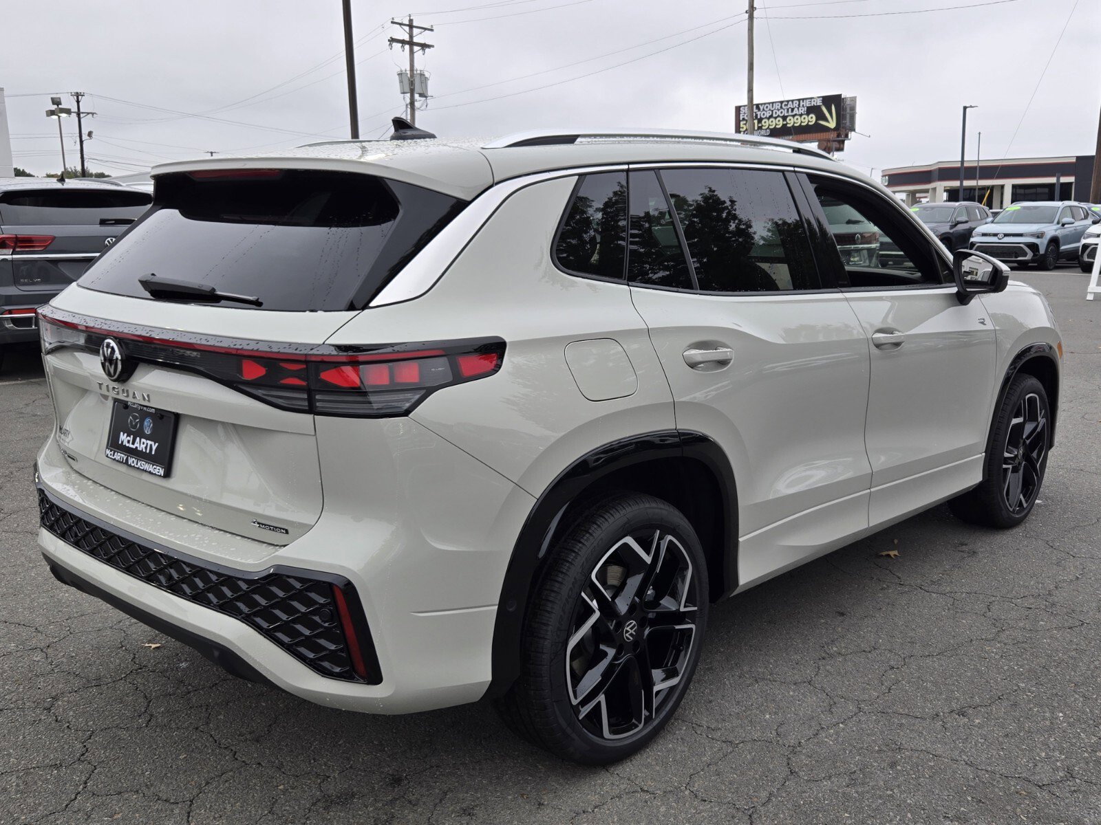 New 2026 Volkswagen Tiguan SEL R-Line image 3