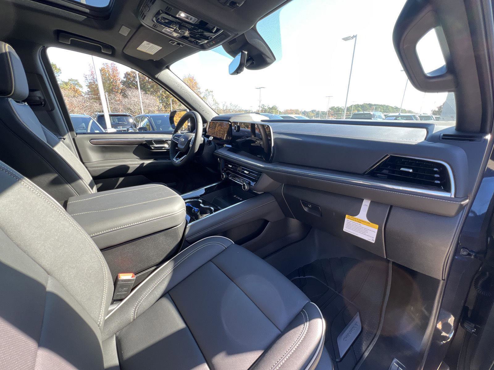 New 2026 Chevrolet Suburban Premier image 27