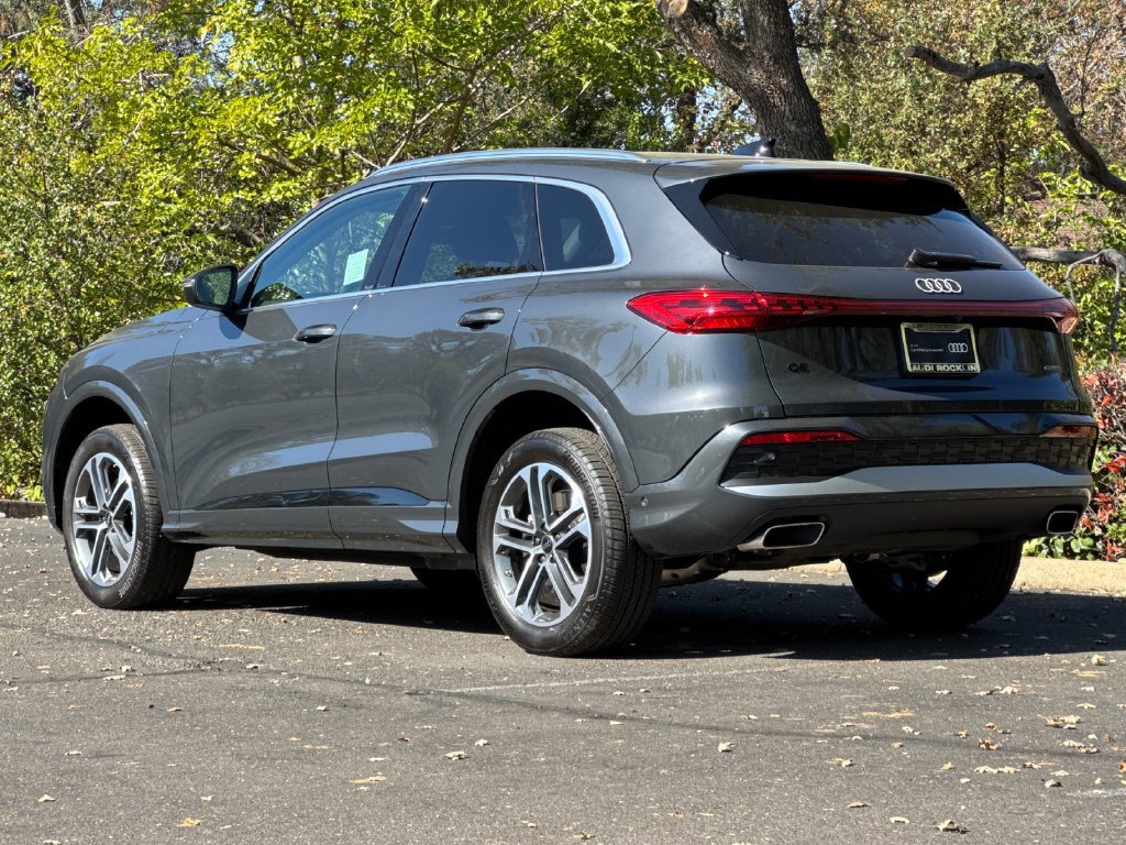 Used 2025 Audi Q5 Premium w/ 19" Wheel Package AWD/4WD image 9