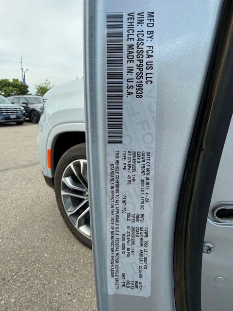 Used 2023 Jeep Grand Wagoneer L Series III w/ HD Trailer Tow Package AWD/4WD image 19