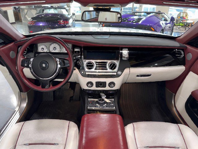 Used 2017 Rolls-Royce Dawn image 8