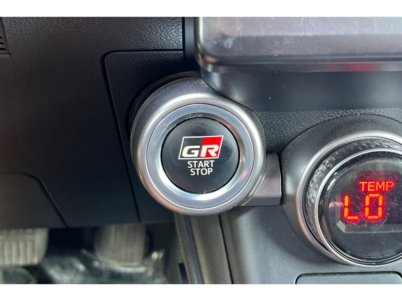 Used 2022 Toyota GR86 RWD image 32