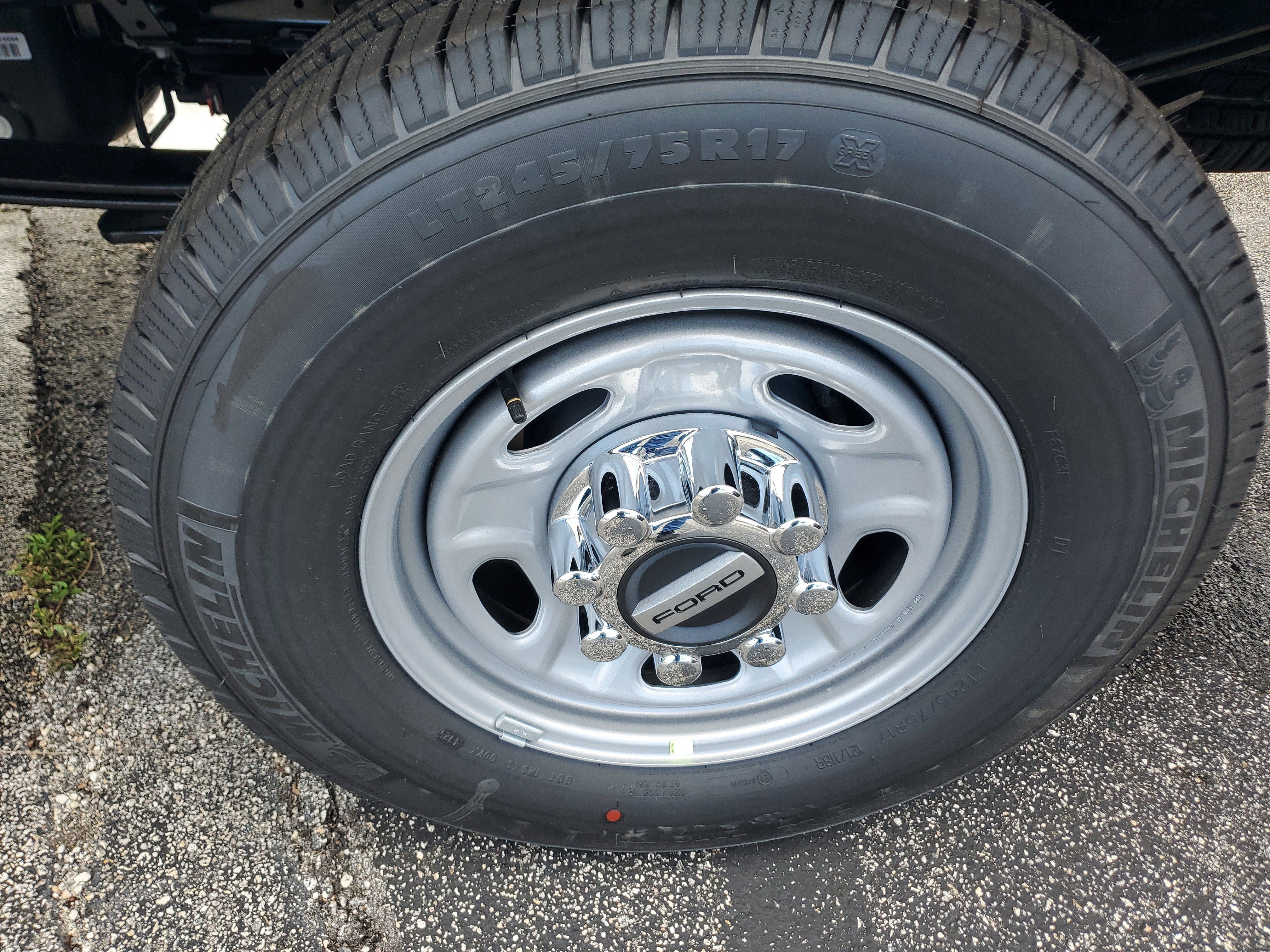 New 2026 Ford F250 XL w/ XL Chrome Package image 8