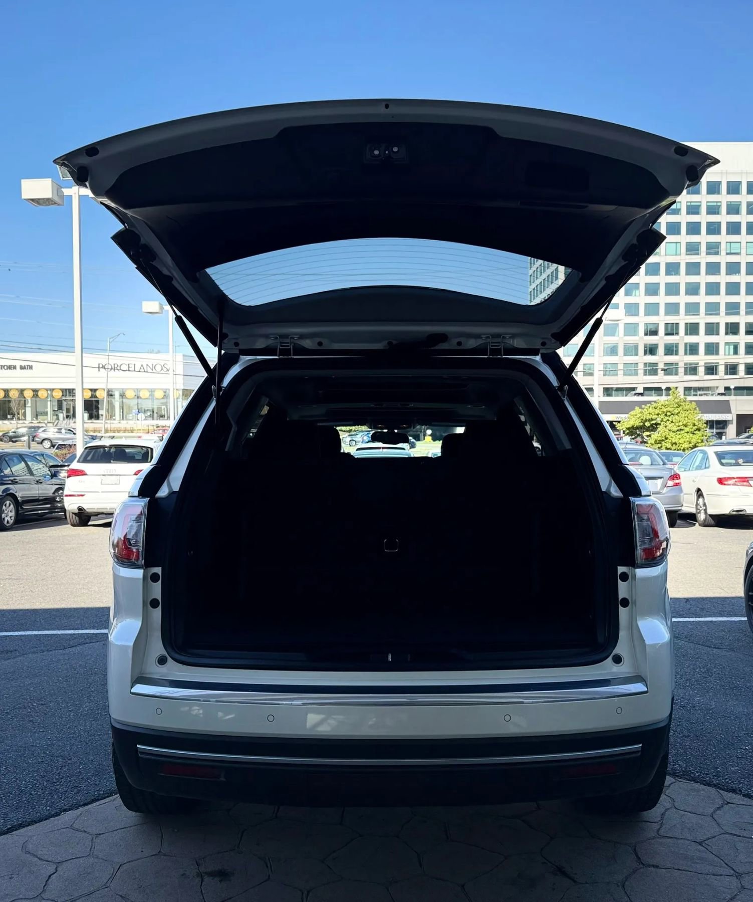 Used 2014 GMC Acadia SLE image 43