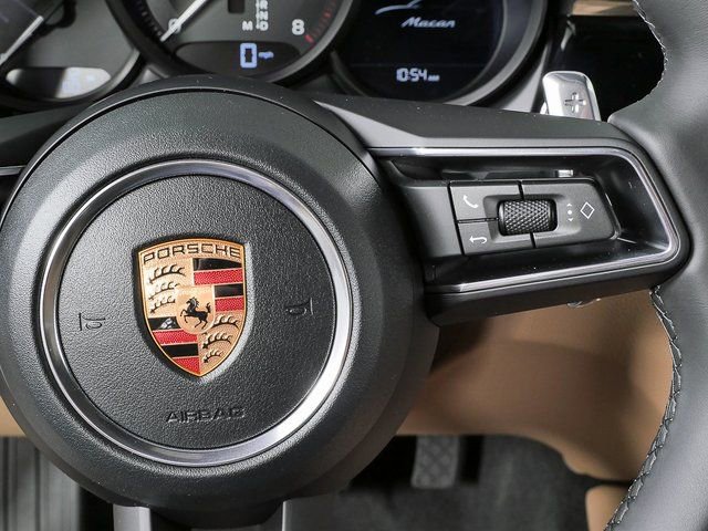 New 2026 Porsche Macan image 12