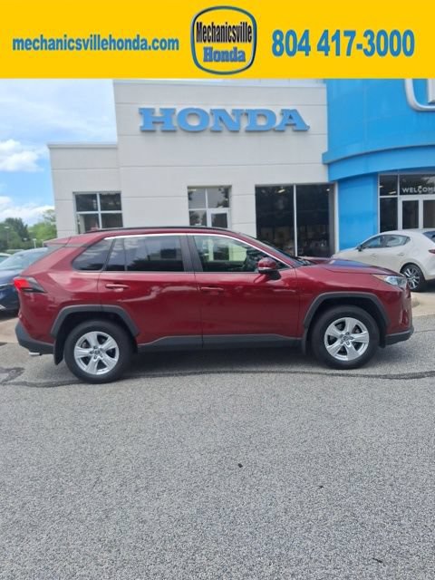 Used 2019 Toyota RAV4 XLE w/ Carpet Mat Package AWD/4WD image 1
