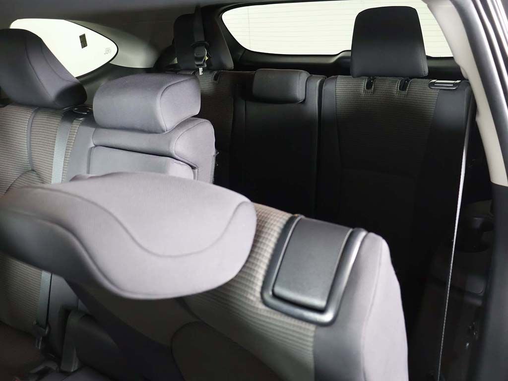 Used 2024 Toyota Highlander LE image 33