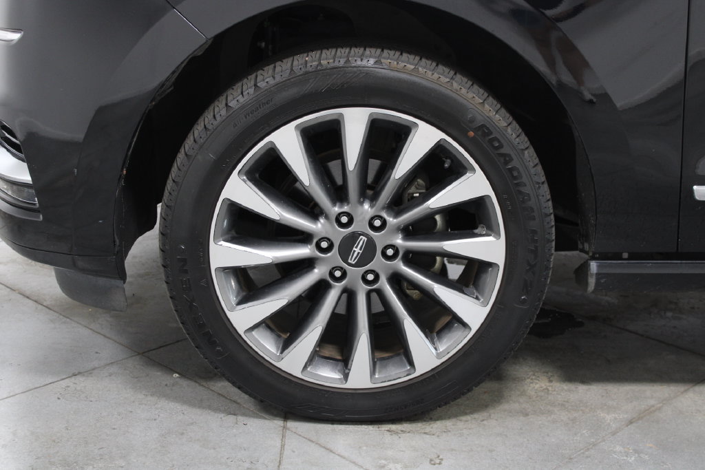 Used 2018 Lincoln Navigator Select RWD image 18
