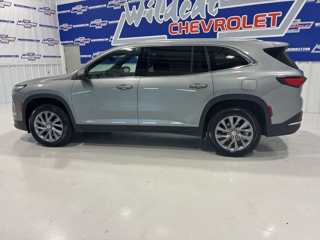 Used 2025 Buick Enclave Preferred AWD/4WD image 3