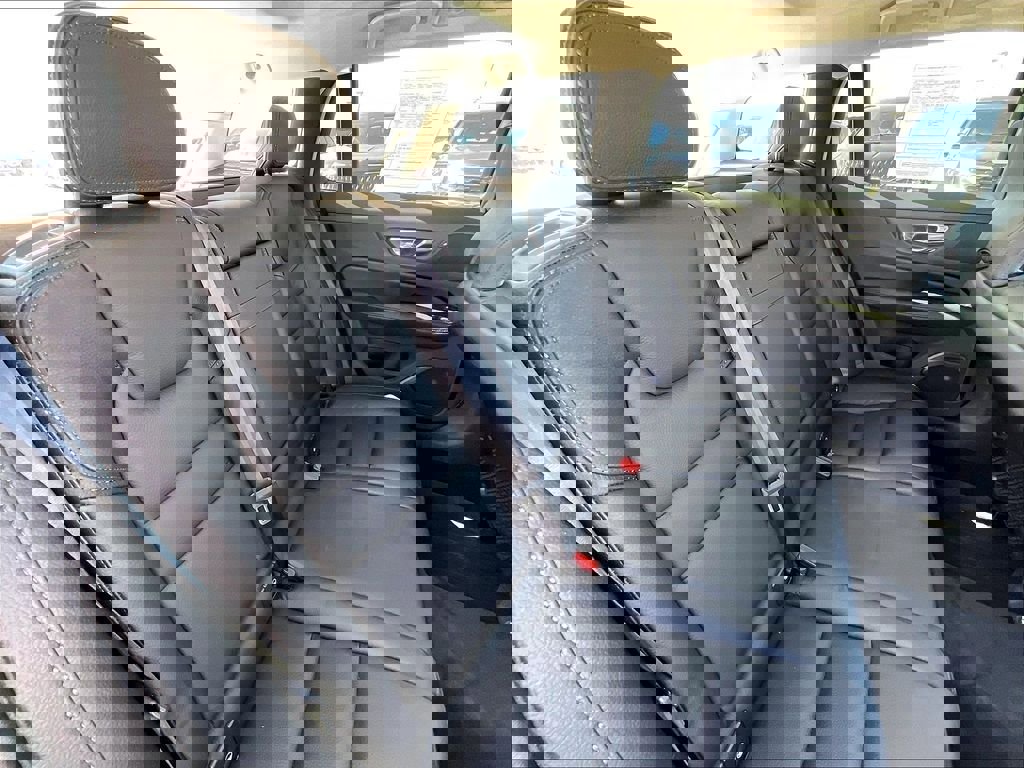 Used 2020 Volvo V60 T5 Cross Country w/ Protection Package image 15