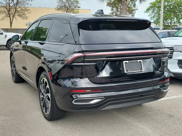 Used 2024 Lincoln Nautilus Reserve image 4