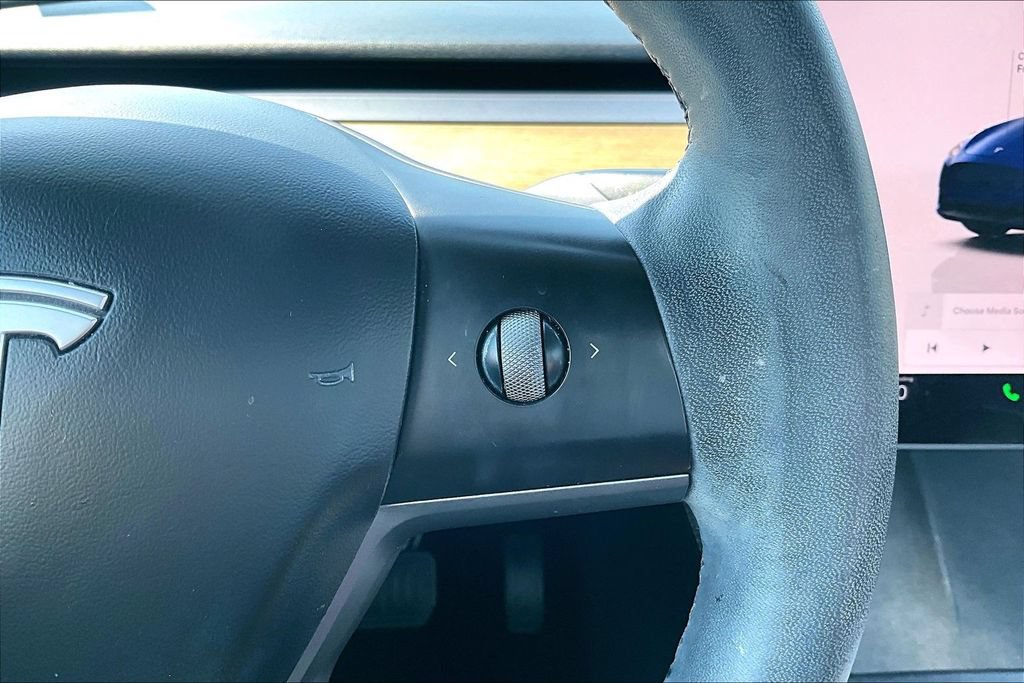 Used 2023 Tesla Model Y Long Range AWD/4WD image 19