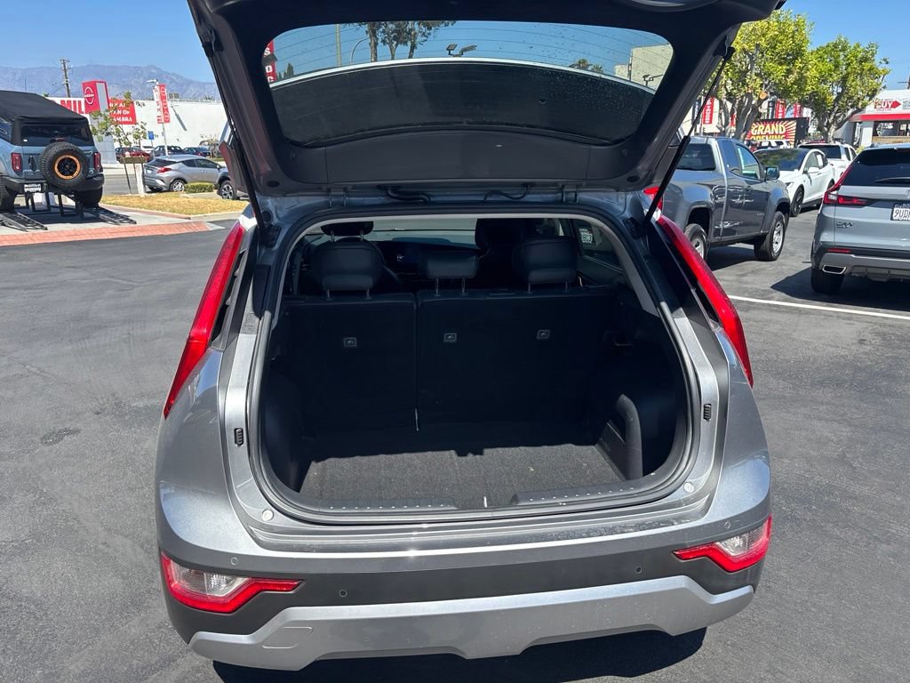 Used 2023 Kia Niro EX FWD image 10