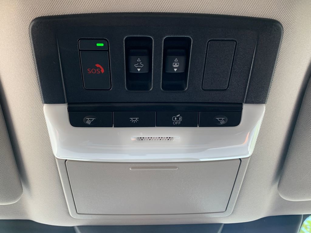 New 2026 Nissan Pathfinder Platinum image 17