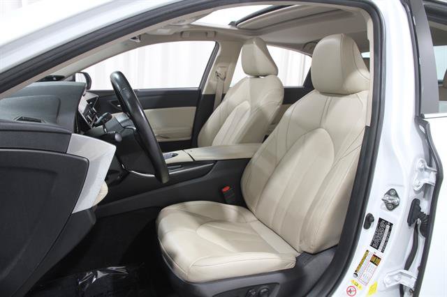 Used 2019 Toyota Avalon XLE w/ Moonroof Package FWD image 5