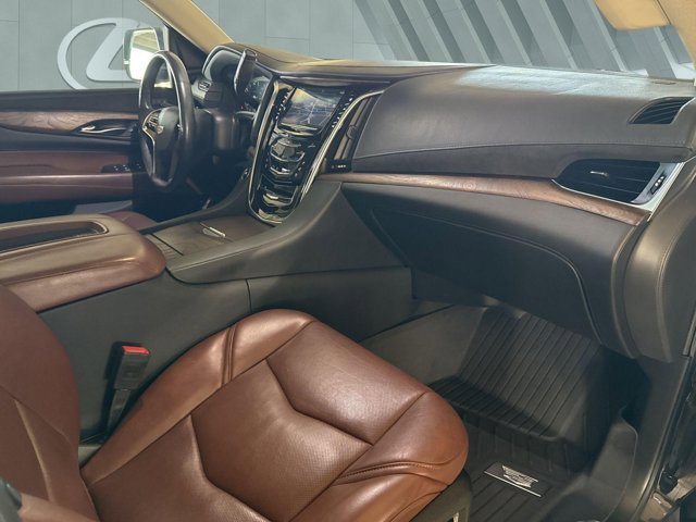 Used 2019 Cadillac Escalade Premium Luxury image 29