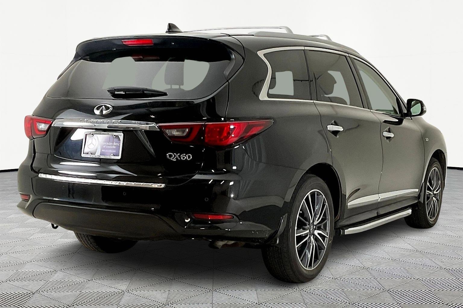 Used 2018 INFINITI QX60 Luxe w/ Deluxe Technology Package image 6