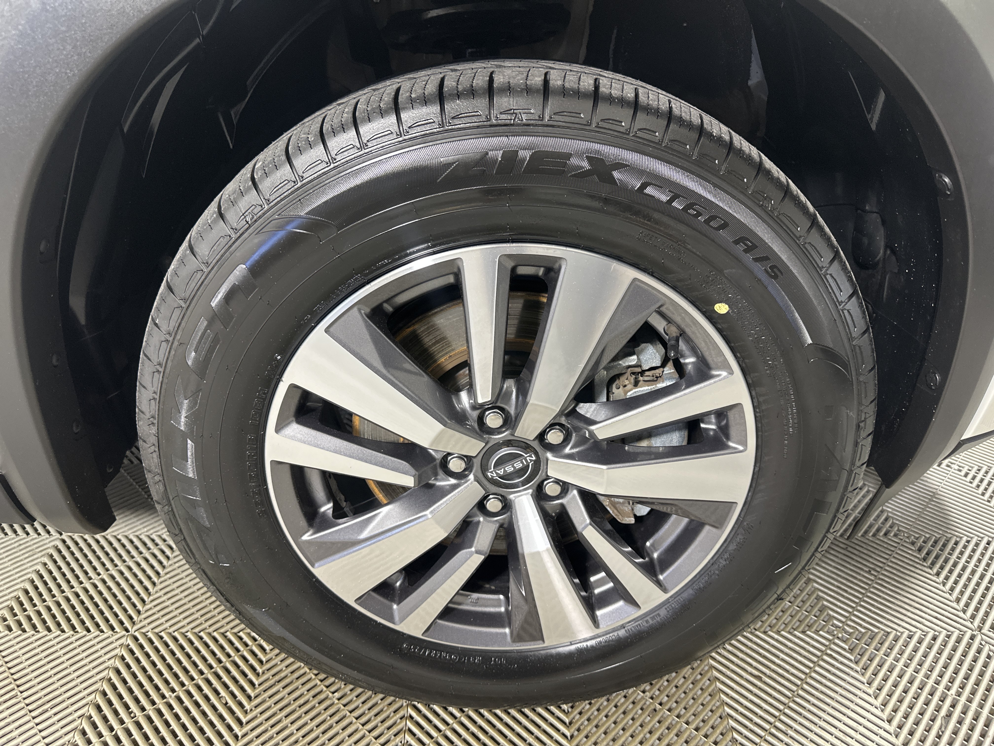 Used 2023 Nissan Pathfinder SL AWD/4WD image 27
