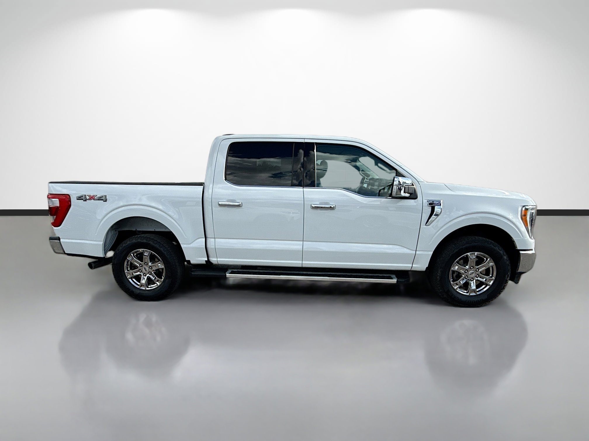 Used 2023 Ford F150 Lariat image 2