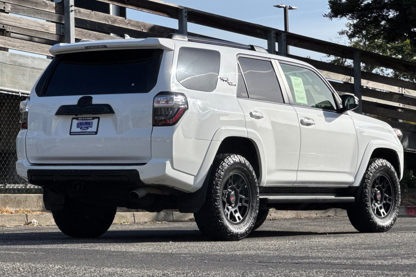 Used 2020 Toyota 4Runner TRD Off-Road Premium w/ Moonroof Package AWD/4WD image 4
