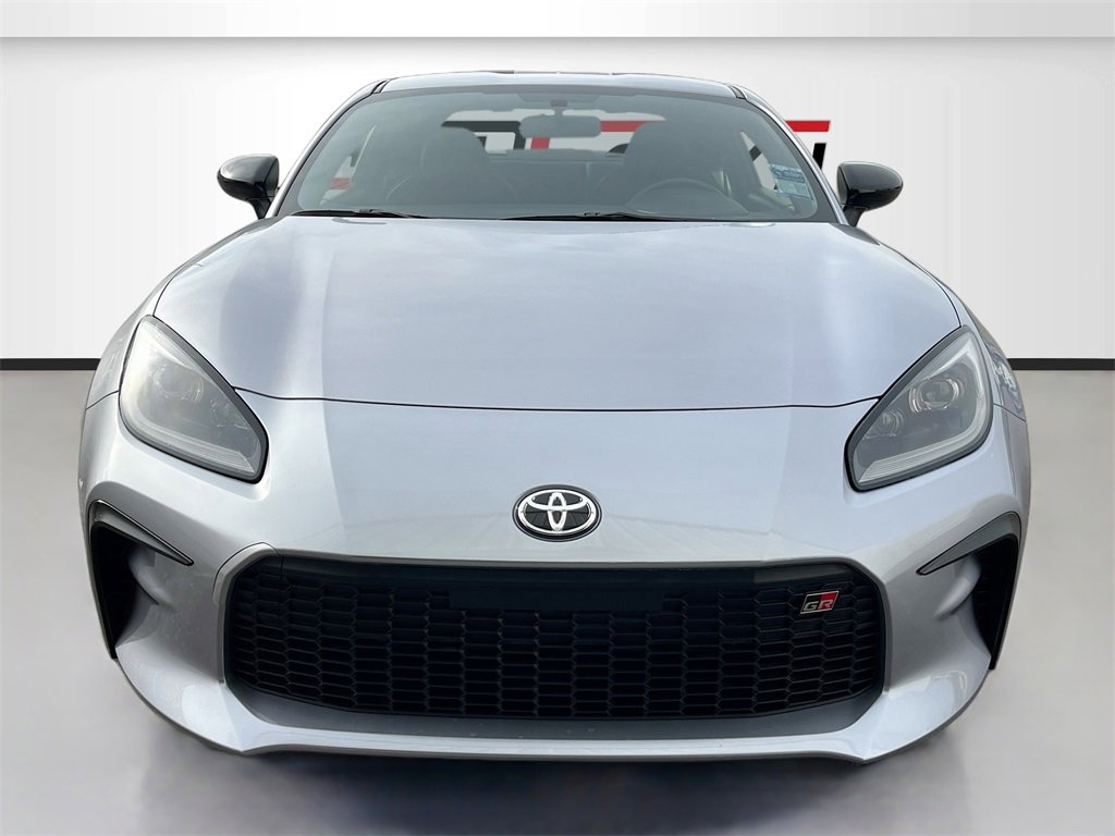 Used 2023 Toyota GR86 image 2