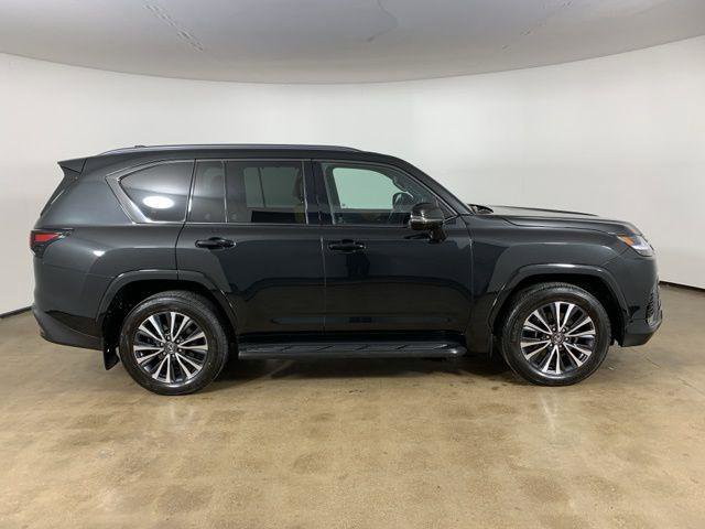 Certified 2025 Lexus LX 600 4WD w/ Interior Upgrade Package image 7