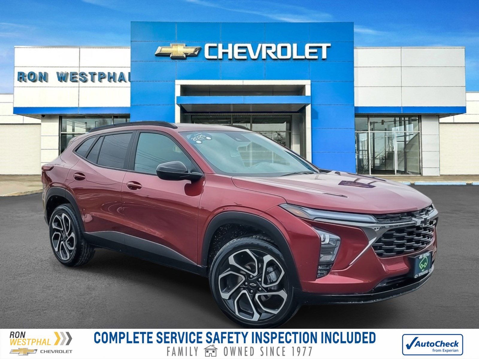 Certified 2025 Chevrolet Trax RS w/ Driver Confidence Package image 1