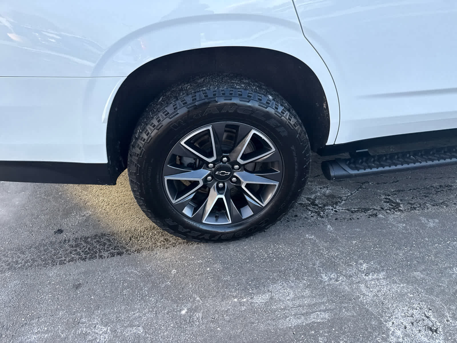 Used 2022 Chevrolet Tahoe Z71 w/ Z71 Off-Road Package image 13