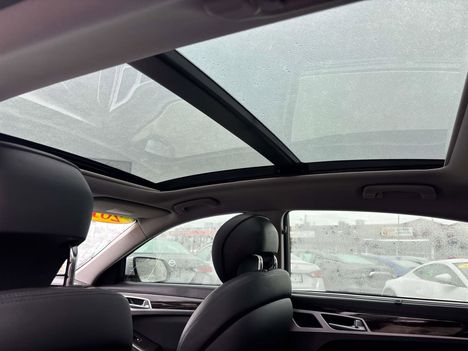 Used 2015 Hyundai Genesis 3.8 w/ Option Group 02 image 11